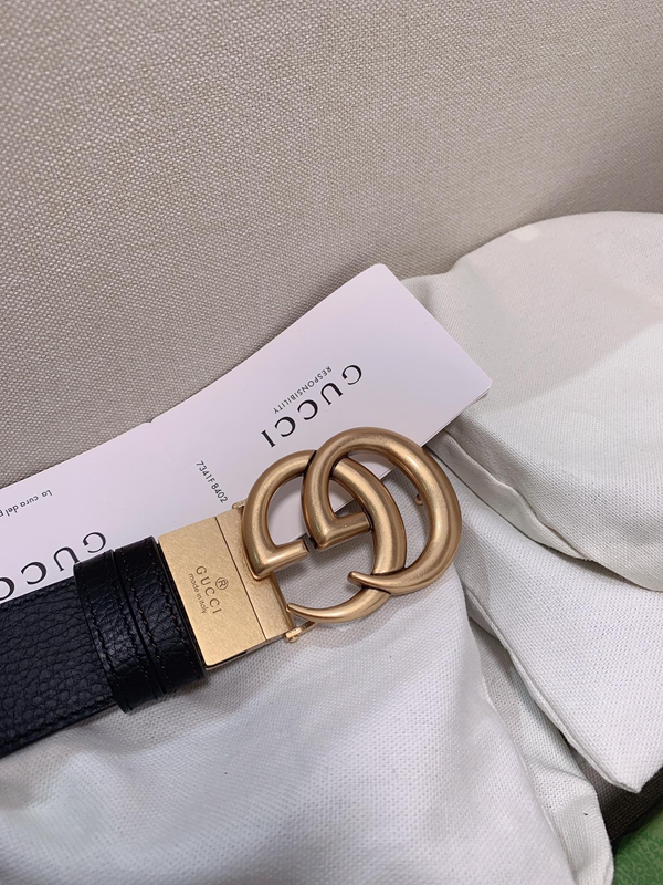 スーパーコピーグッチベルト着用イメージ